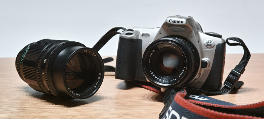 Canon EOS 300 z Fujinon 55 mm 1.8 + Tair-11A